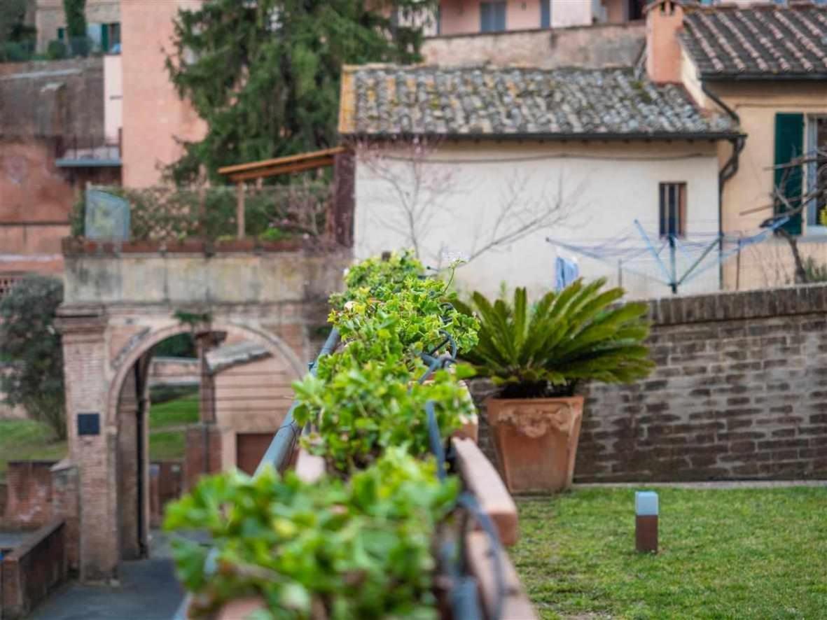 Appartamento Advocata Nostra Siena Esterno foto
